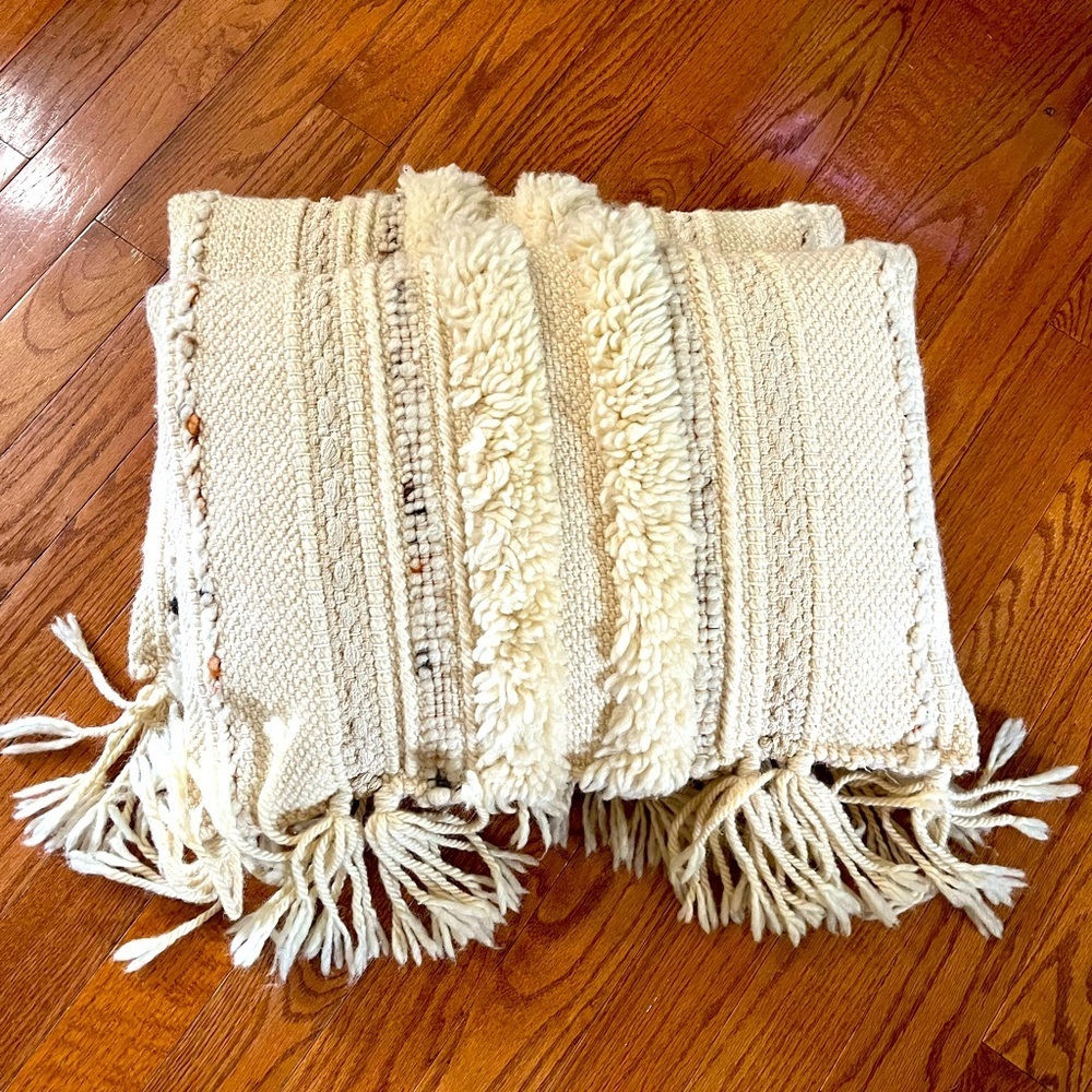 Textured Decorative Pillow 23”x16” Fibers natural cream & Tassels *Wool Blend